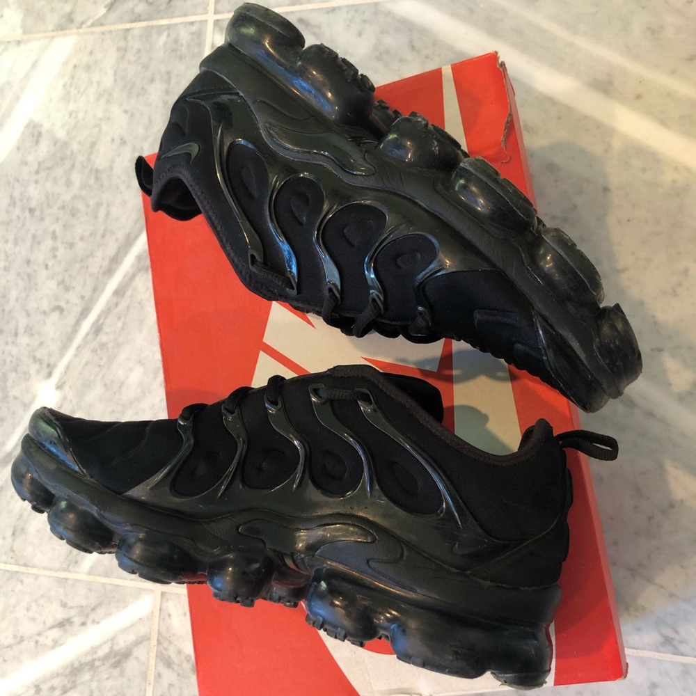 Triple Black Vapormax Plus Men’s 8.5